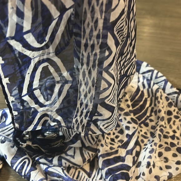 JOHNNY WAS Blue and White Patterned Scarf - Picture 3 of 7